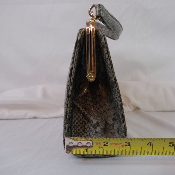 Liz Claiborne Gray Snakeskin Kisslock Frame Bag - Picture 8 of 8